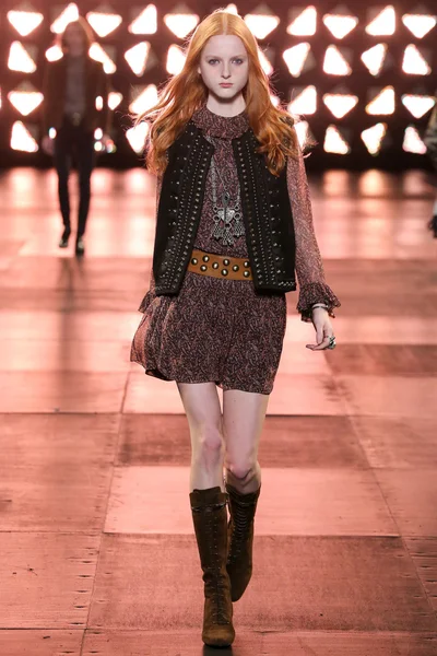 Look 25